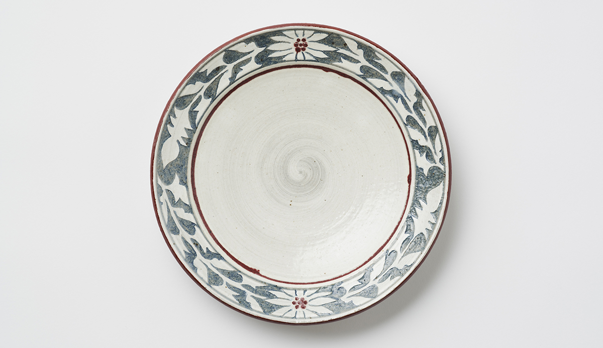 Flowering Plant Plate (approx. 24cm)
