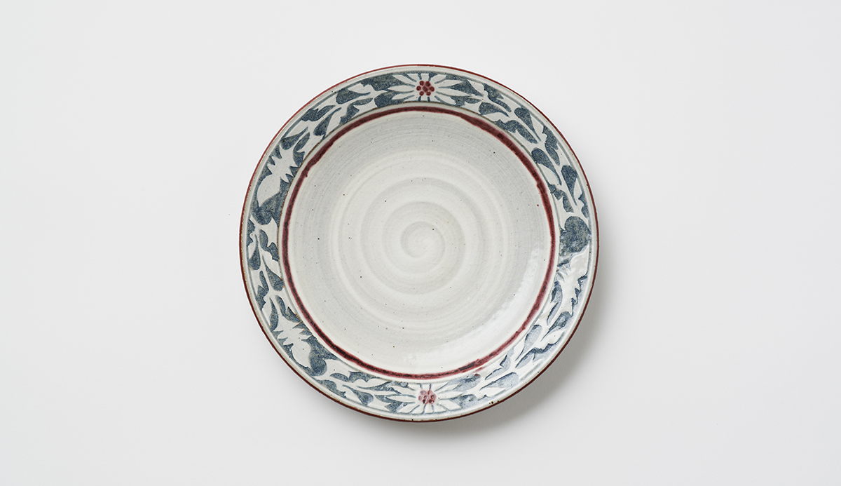 Flowering Plant Plate (approx. 21cm)