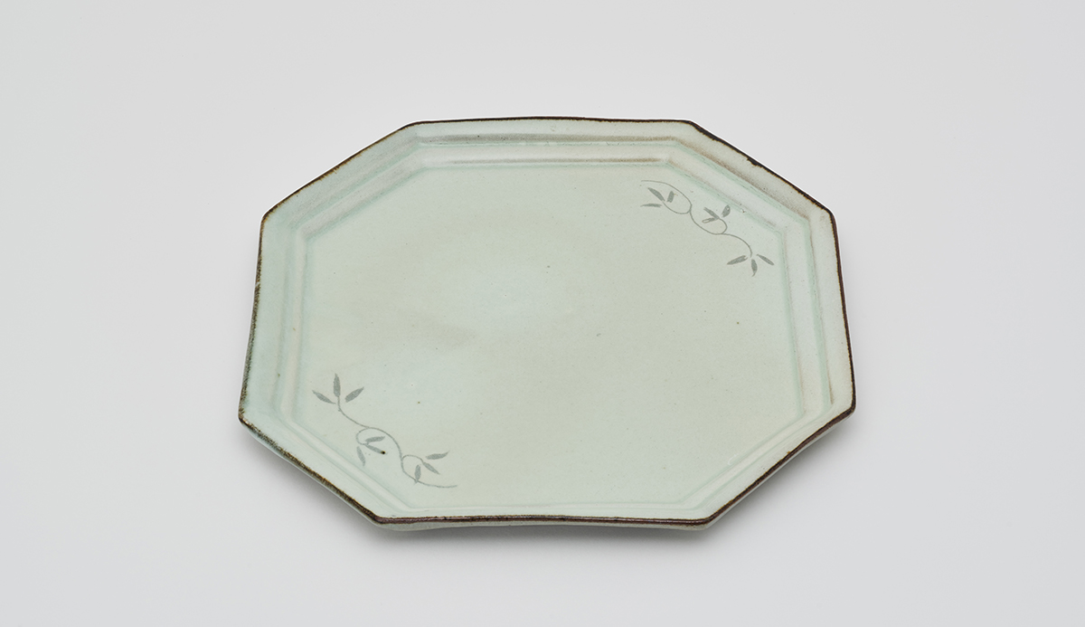 Ivy Carved Celadon Octagonal plate(L)