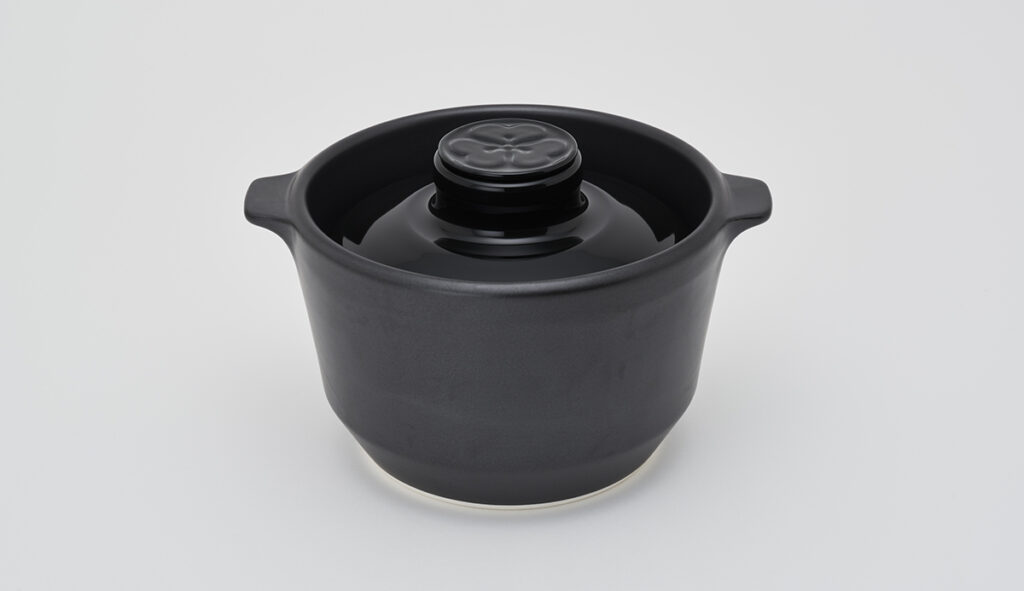 Ceramic rice cooker black