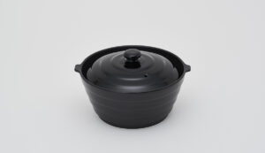 Only pot black
